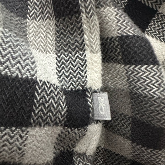 Outdoor Research Women’s Flannel Black White Button-Up UPF 50+ | Like New - Picture 10 of 12